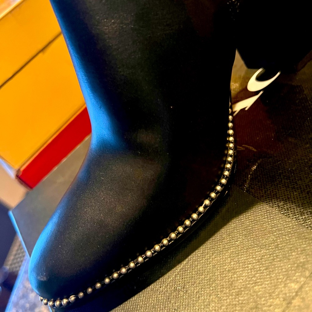 NIB women's boots